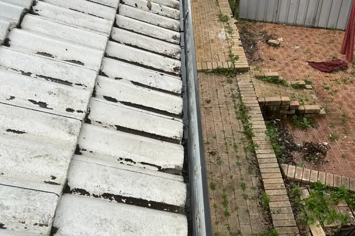 Gutter Cleaning in Perth's northern beaches
